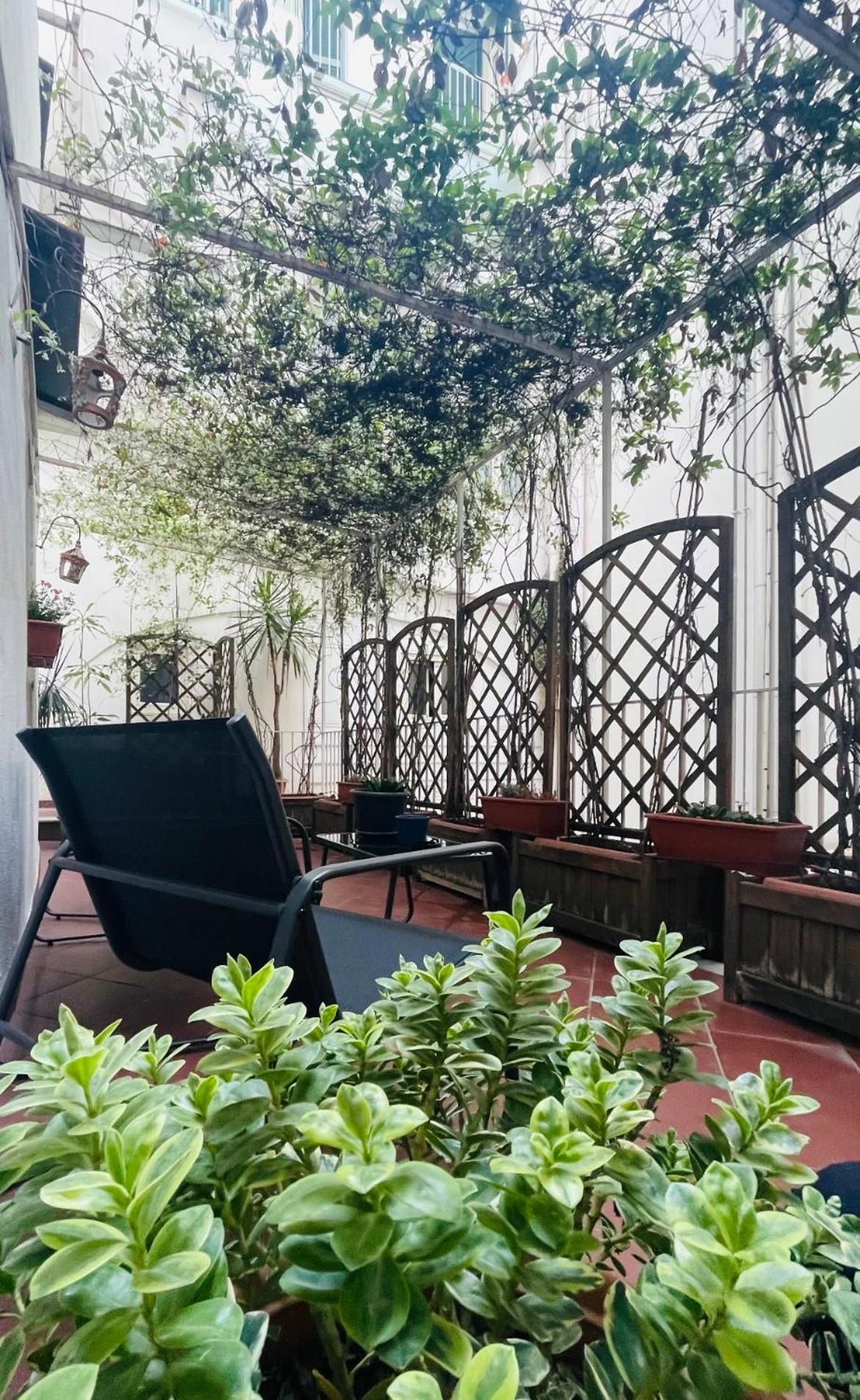 Re Gallo Luxury Apartment Plebiscito In Via Chiaia Napoli Exterior foto